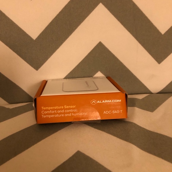 Temperature & Humidity Sensor - Picture 3 of 8